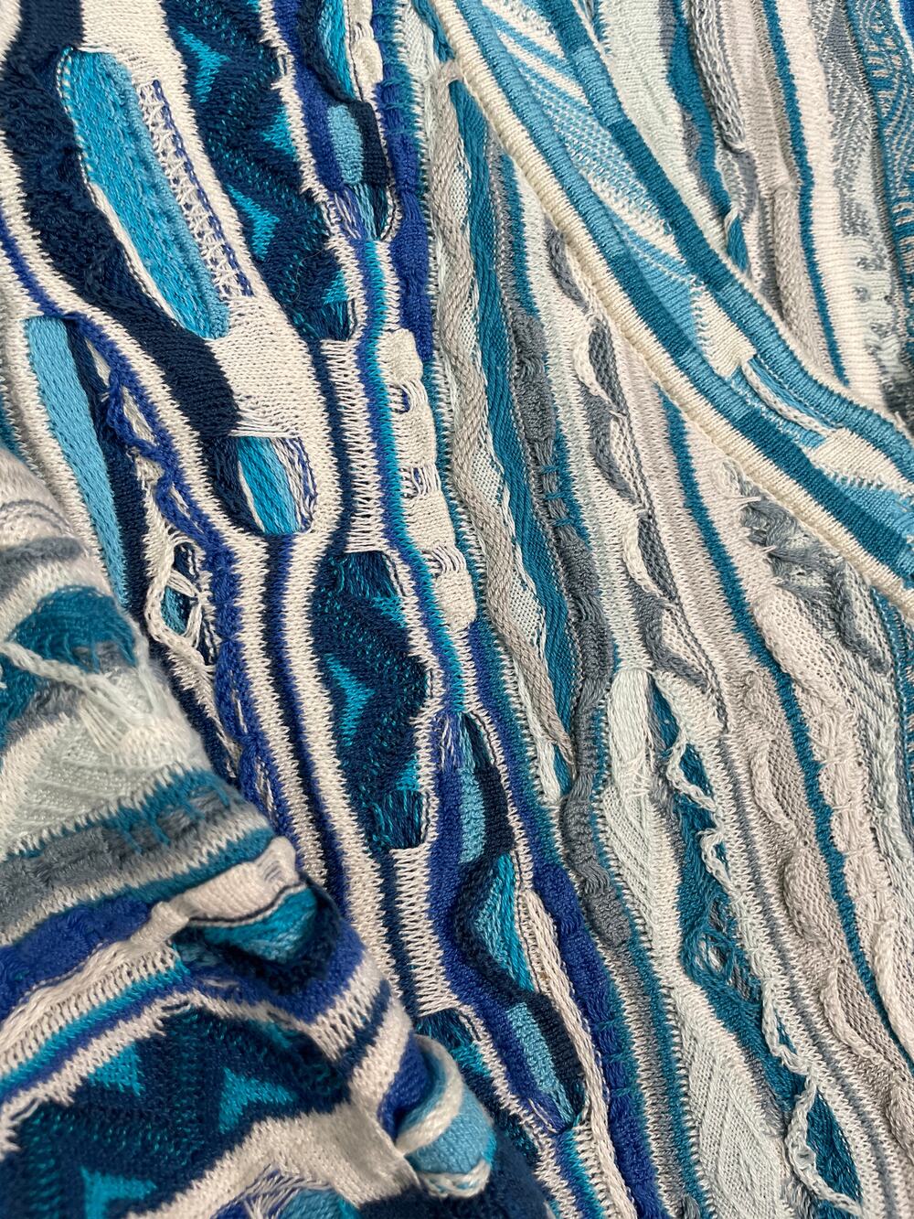 Vintage 1990s y2K Coogi Textured Knit Sweater - Picture 4 of 5